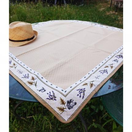 Nappes Carrées et Rectangulaires en tissu matelassé Provençal , confectionné en 100% coton, imprimé avec des colorants naturels,